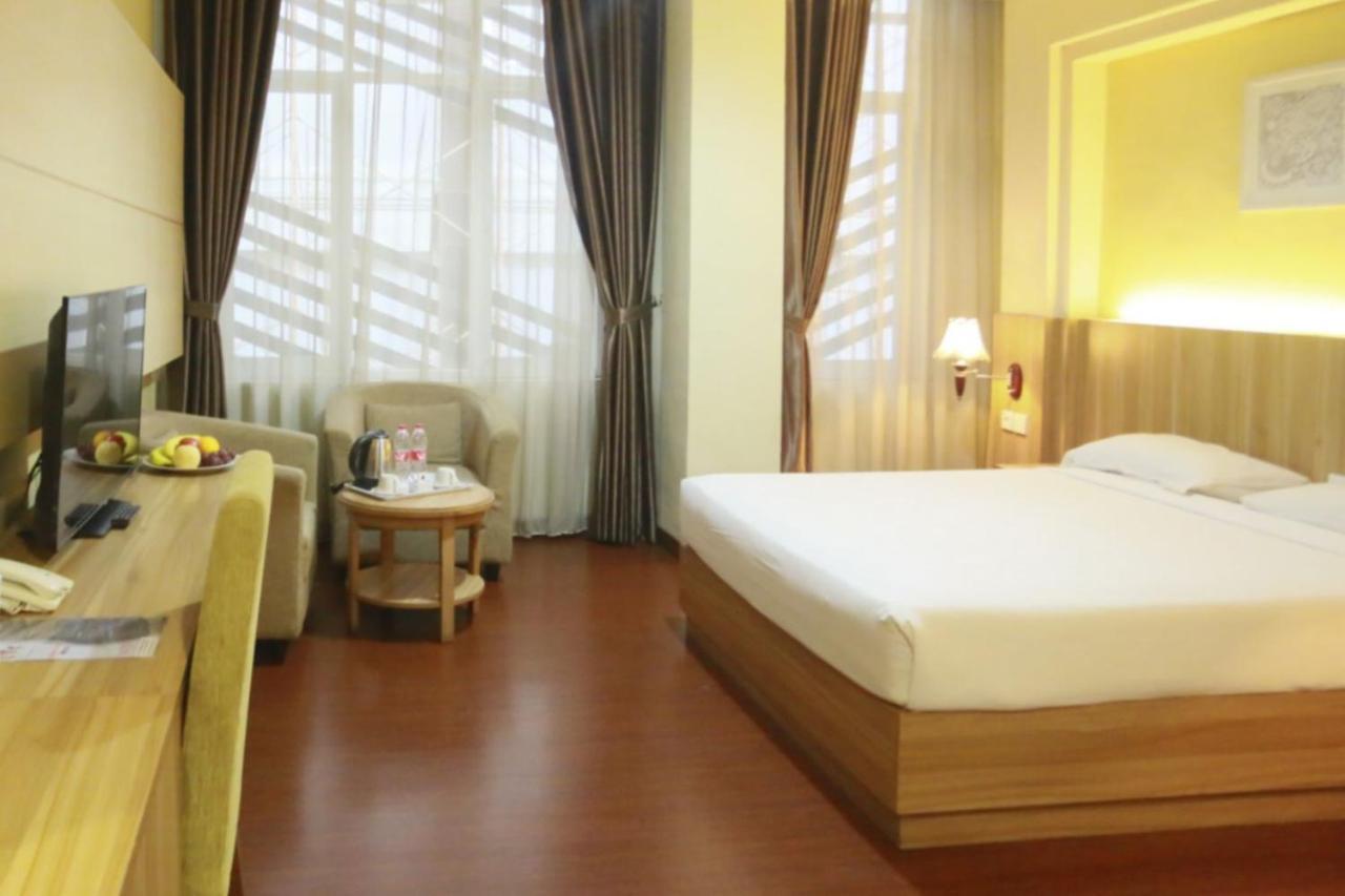 Utc Dago Hotel Bandung Exteriör bild