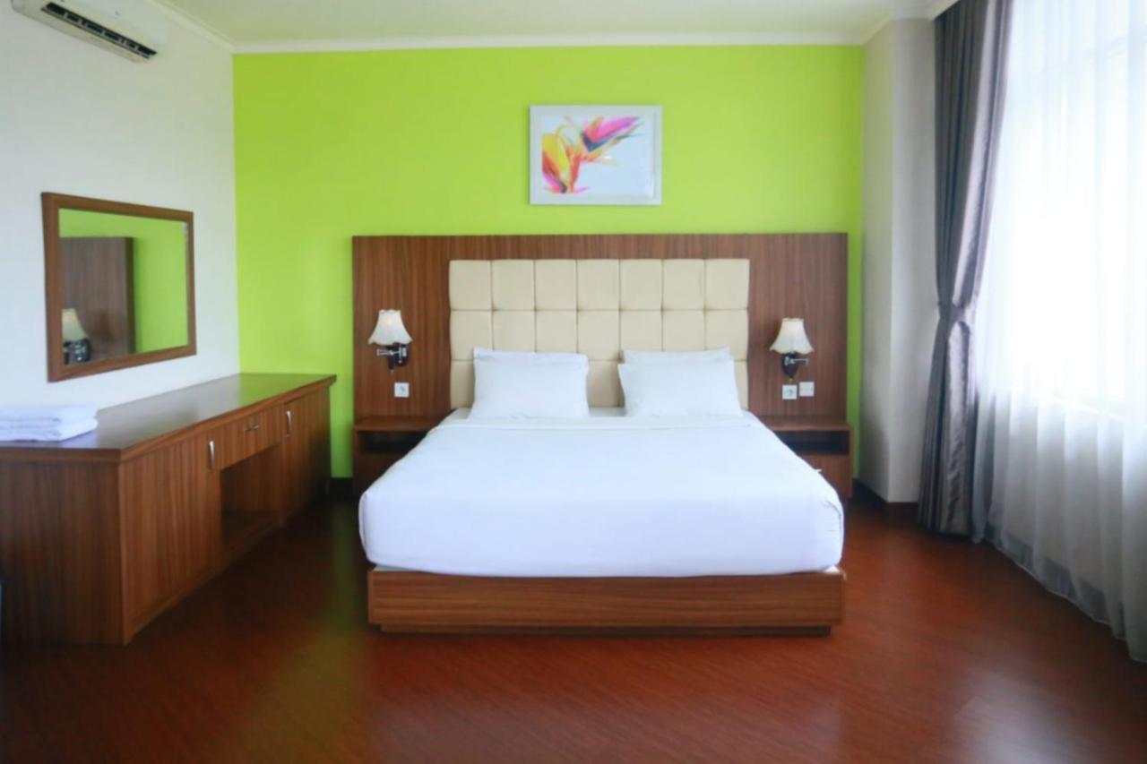 Utc Dago Hotel Bandung Exteriör bild