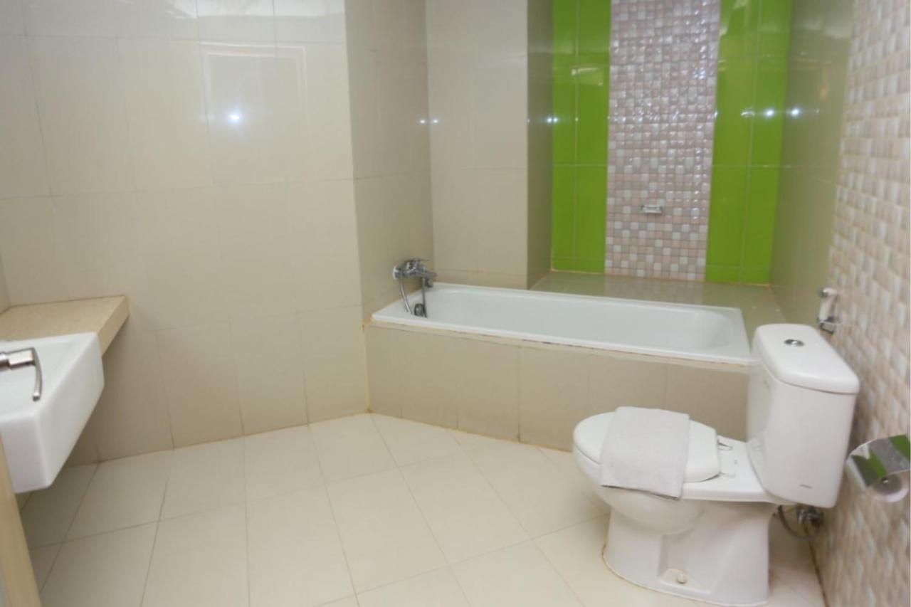 Utc Dago Hotel Bandung Exteriör bild