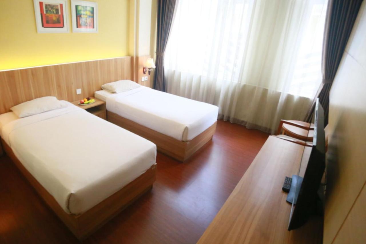 Utc Dago Hotel Bandung Exteriör bild
